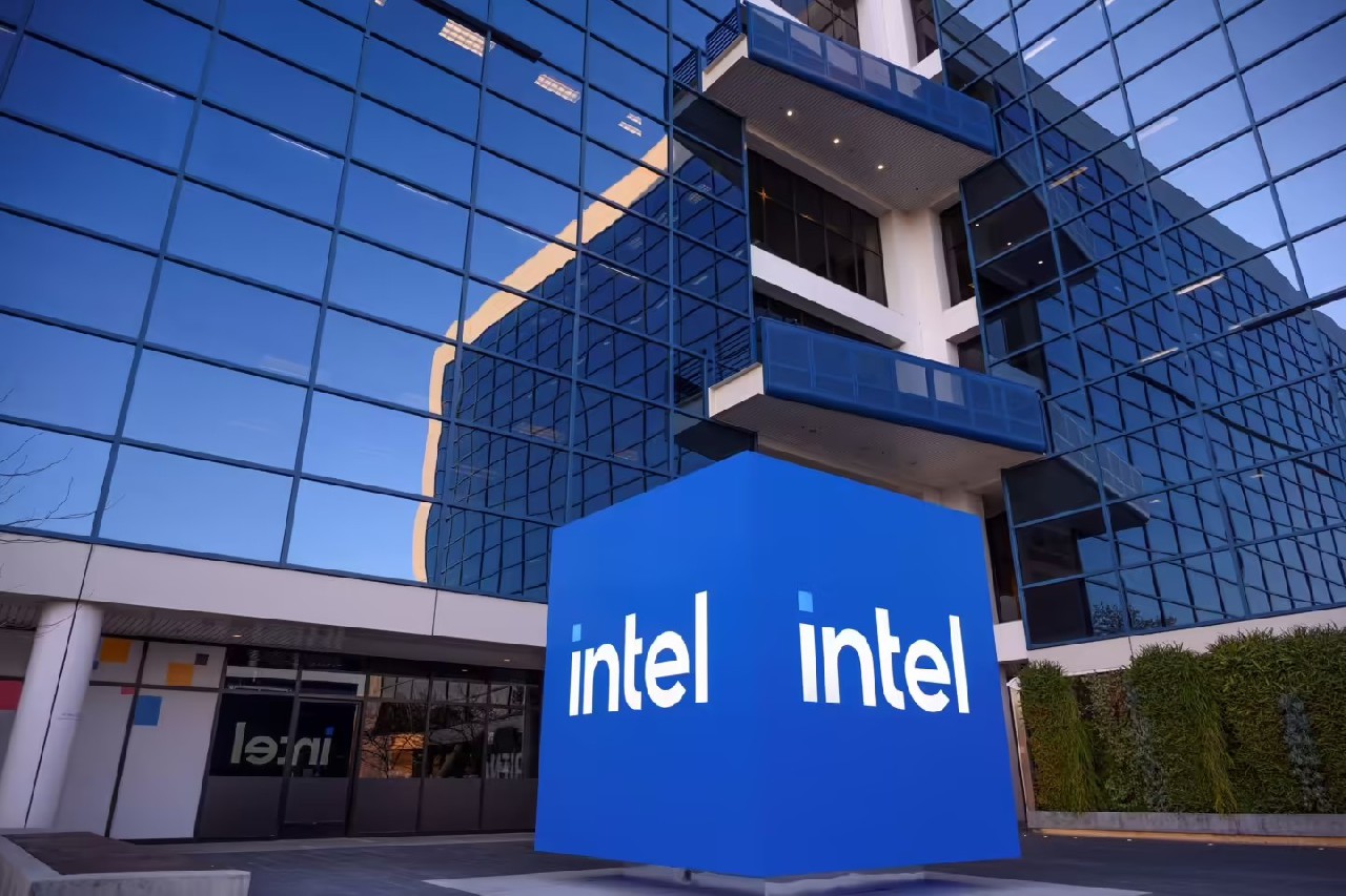 消息称英特尔再度合并数据中心与AI加速器部门